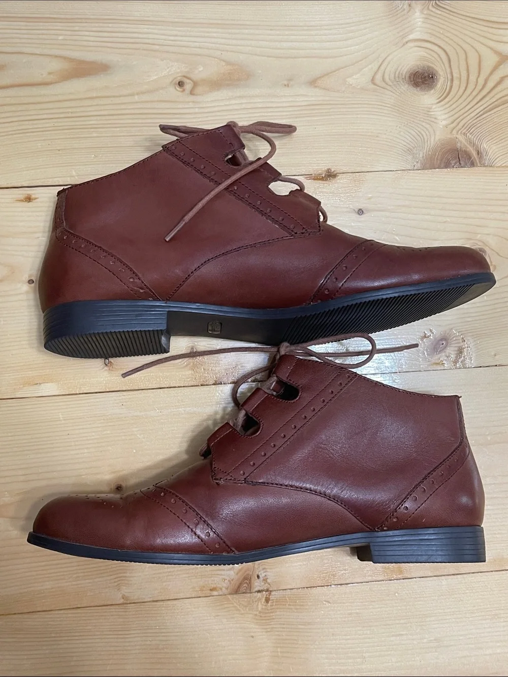 NWOT Vintage G.H. Bass & Co Cognac Leather Wingtip Oxford Lace-up Boots 9.5 - Picture 9 of 17